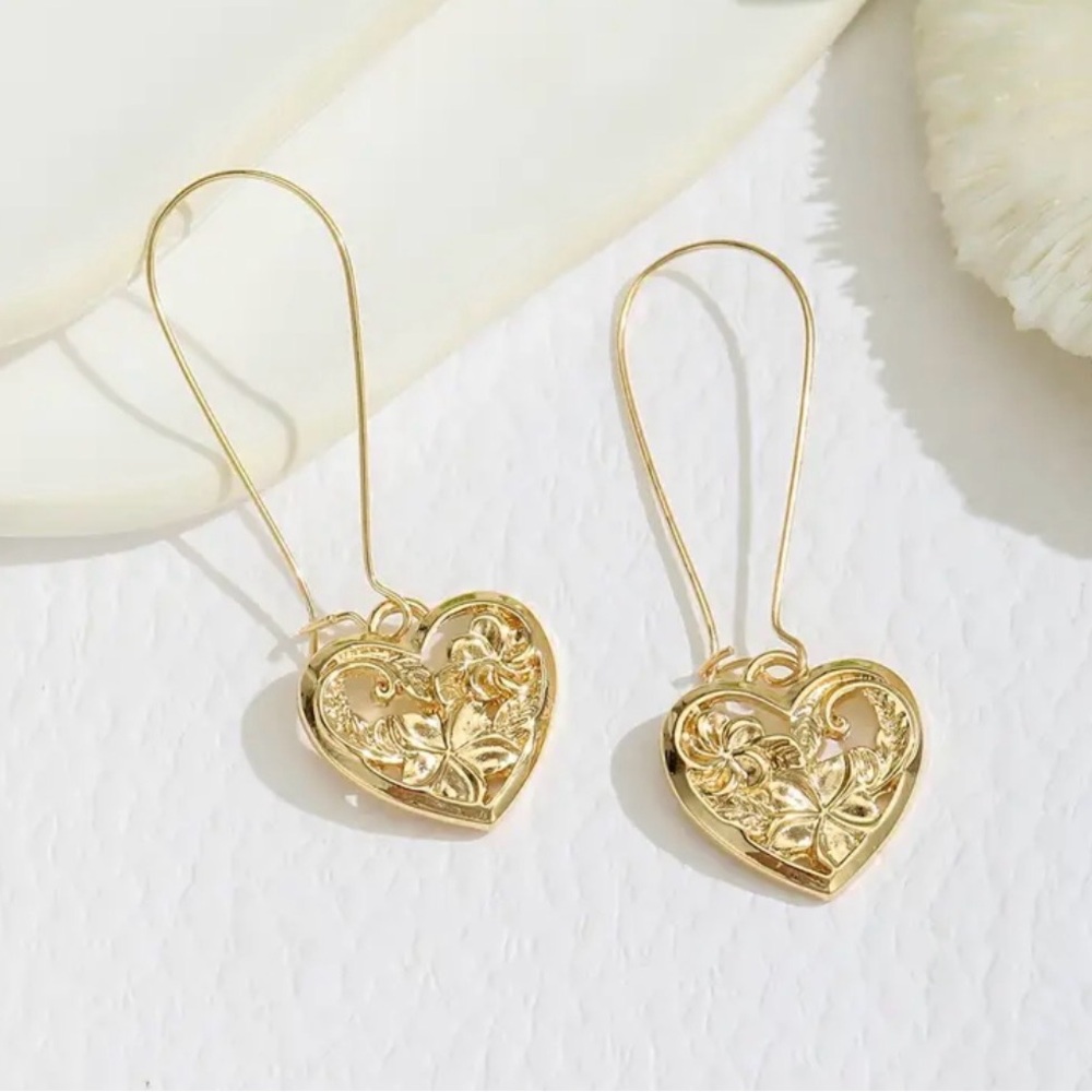 Hawn heirloom styled Heart Looped Earrings